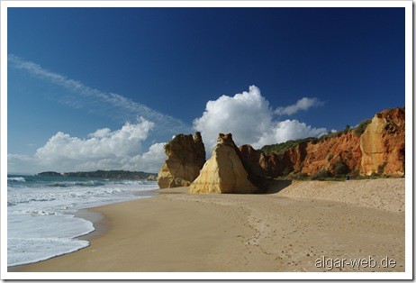 Am Strand von Praia da Rocha, Algarve, Portugal