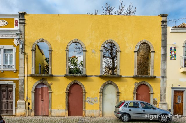 Durchblick in Tavira