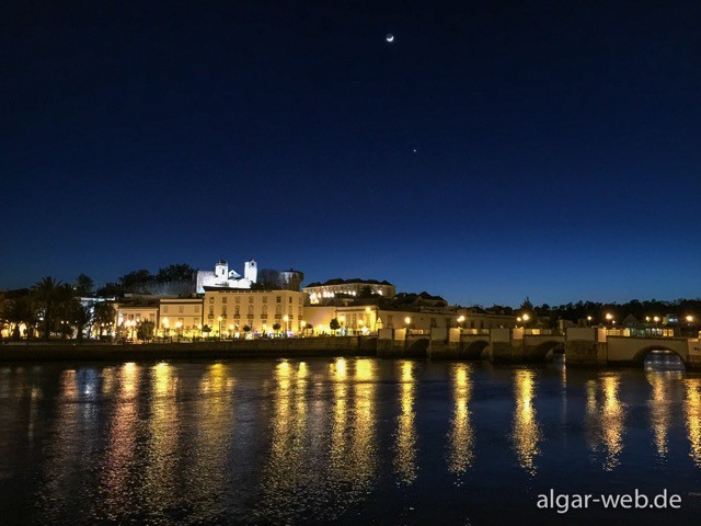 Blick über den Fluss, Pessoa's Cafe, Tavira, Algarve