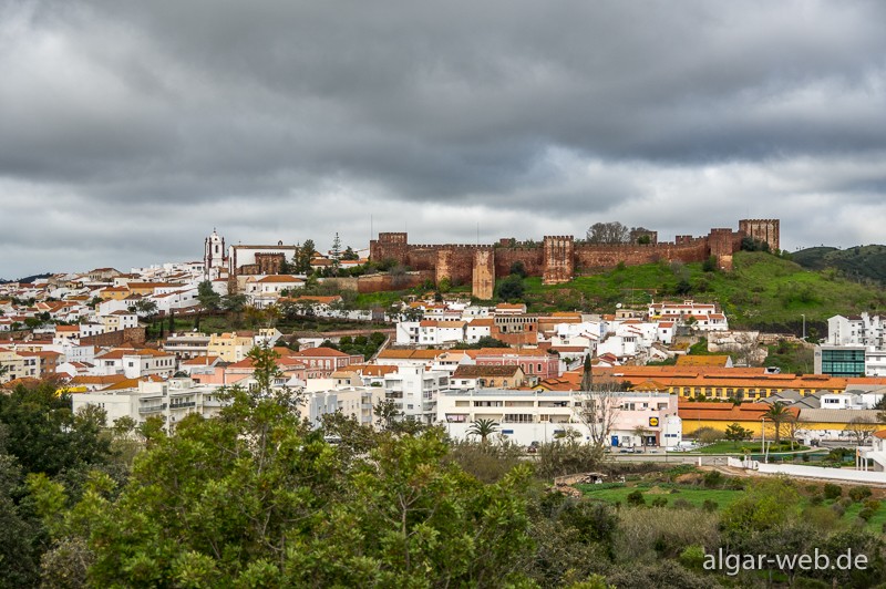 Blick auf Silves bei eher durchwachsenem Wetter