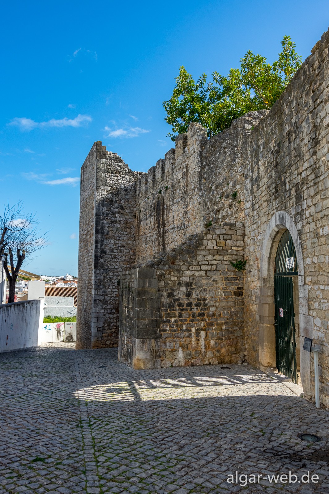 Tavira - Eingang zur alten Mauren-Burg